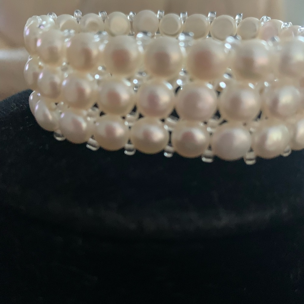 GORGEOUS PEARL BRACELET